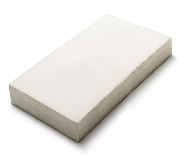 Våtpressad betongplatta Klara i supervit;350×700×80 mm – produktfoto.