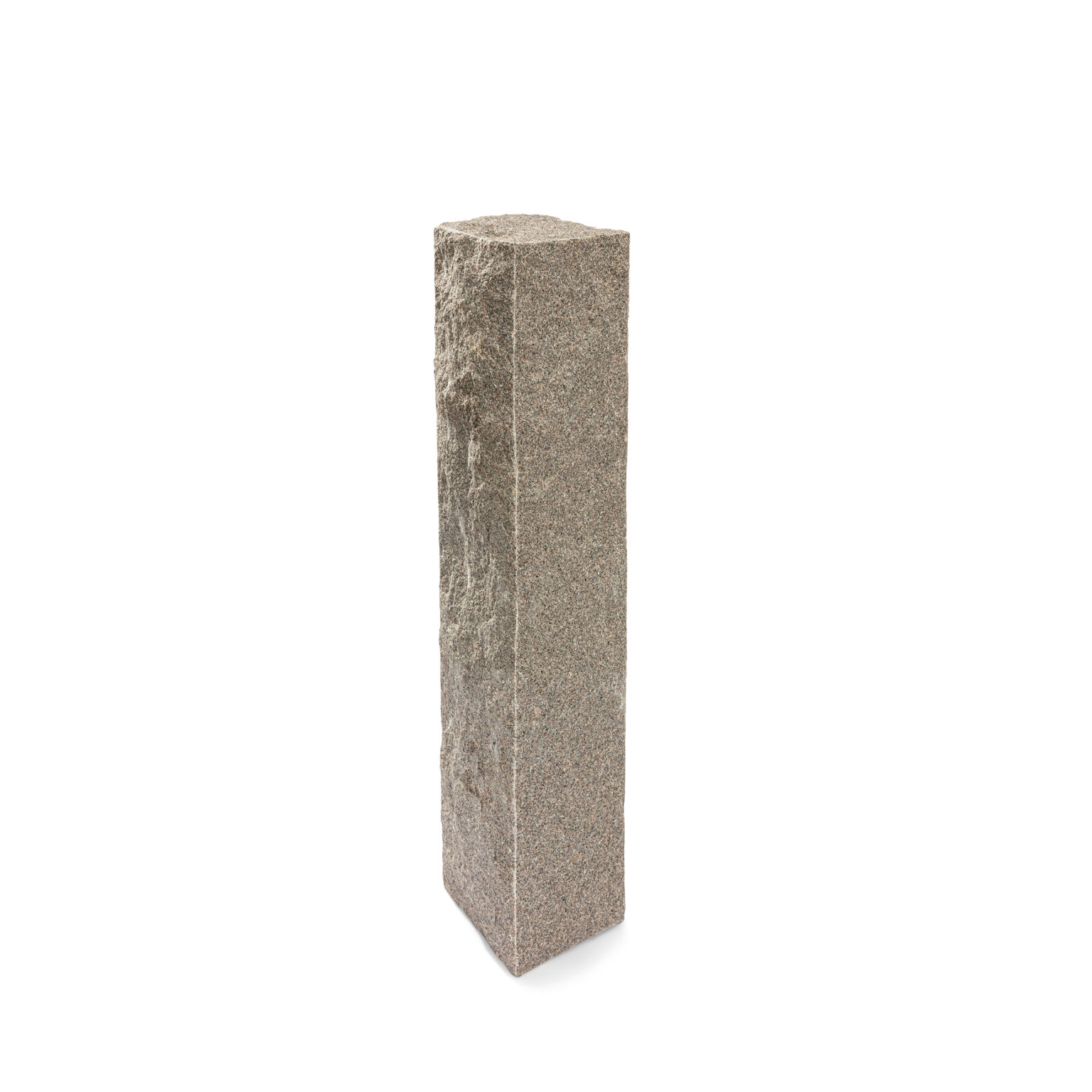 Produktbild på en stolpe i Bohus grå;granit. Stolpen har ett råkilat utförande och mäter 1500x350x350.