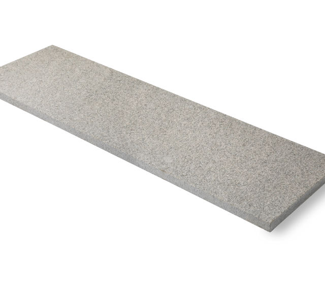 Produktbild på ett plansteg i granit - Bohus grå för trappbeklädnad med måtten: 1200x360x30 mm.