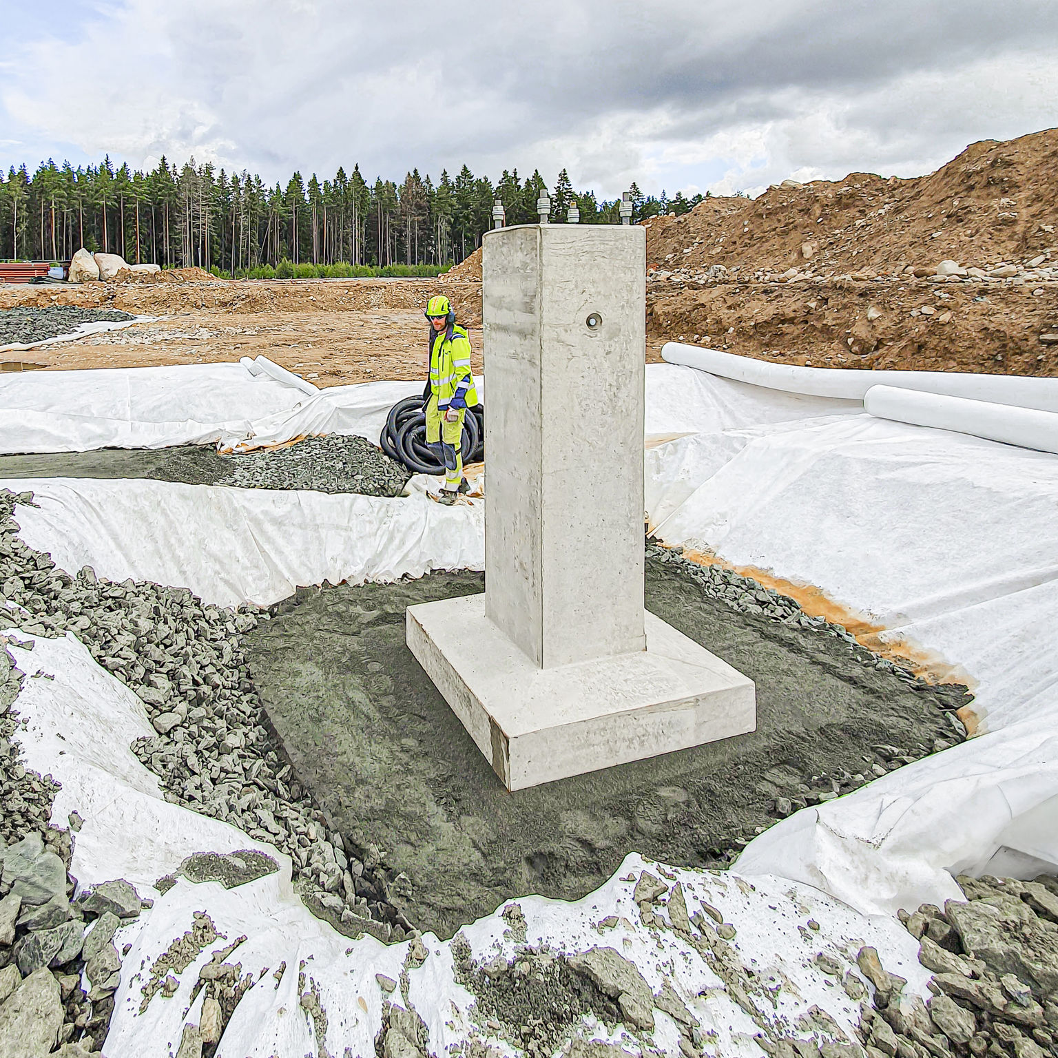 Montering av en kotaktledningsfundament;typ 5.