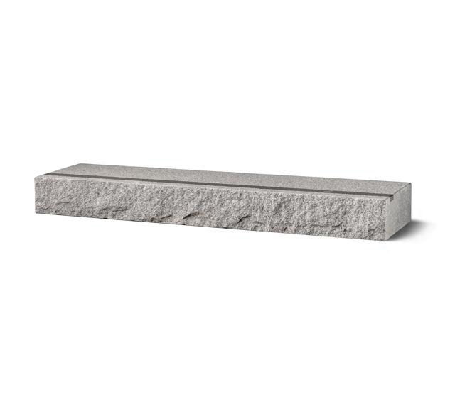 Blocksteg i granit;Porto grå;2000x350x150 mm;med infräst kontrastmarkering.