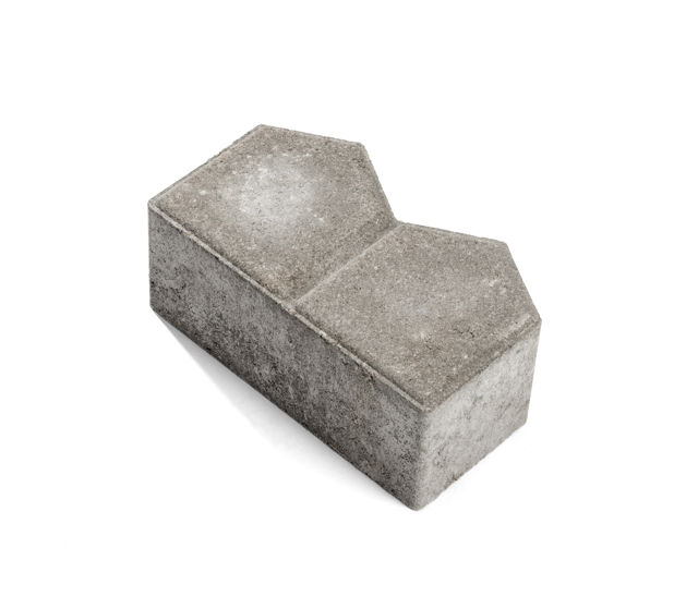 Produktbild på Hexasten;slutsten i formatet 200x115x80 mm i naturgrått.