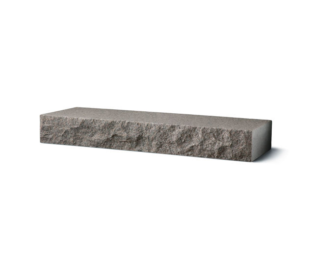 Produktbild på blocksteg i granit med flammad topp och råkilad front;i måtten 1500x350x150 mm och i färgen Bohus grå.